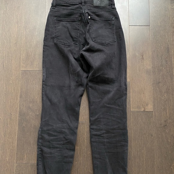 H&M ultra high waisted mom jeans - Picture 3 of 5
